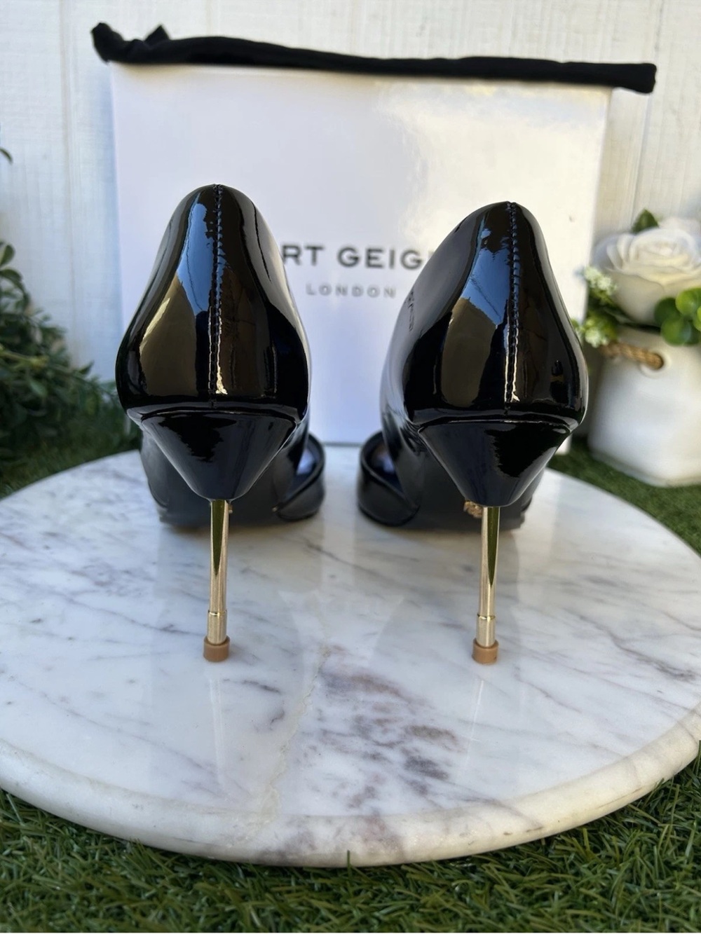 KURT GEIGER LONDON BOND
Black Patent Leather Pumps size
US  7 NEW/with box $220 - Picture 9 of 14